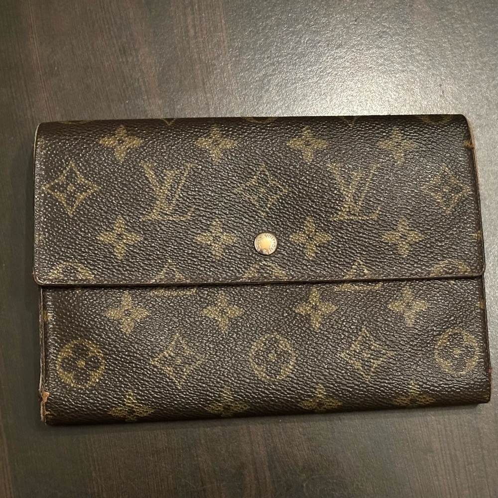 Louis Vuitton Monogram Clutch